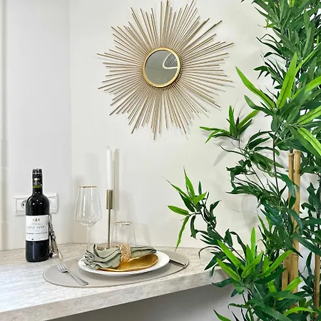 With Terrace In Porte De Versailles Appartement Parijs