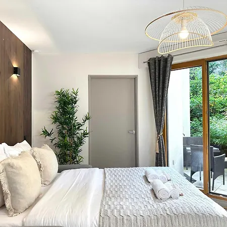 Apartment With Terrace In Porte De Versailles